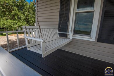 208 E 1st St, Hoyt, KS 66440 - photo 4