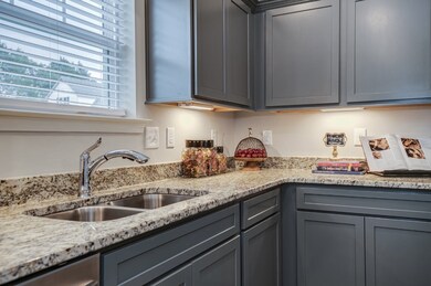 208 Republic St, Shelbyville, TN 37160 - photo 6