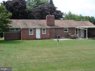 22128 Holiday Dr, Smithsburg, MD 21783 - photo 3