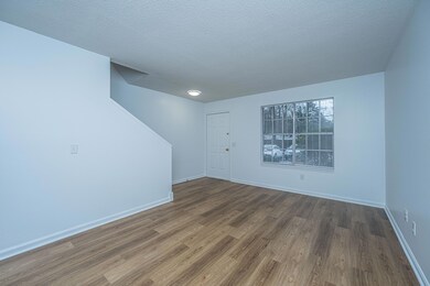 400CrestviewDr005