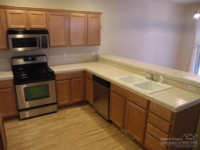 19450 Hollygrape St, Bend, OR 97702 - photo 4