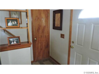 Foyer. Front foyer landing with closet.