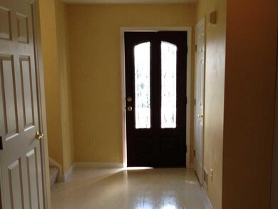 Entry/Foyer.