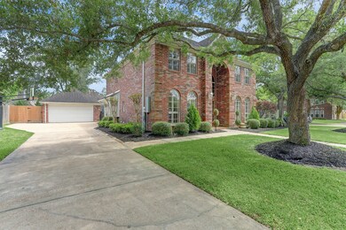 409 Silverleaf Dr, Friendswood, TX 77546 - photo 2