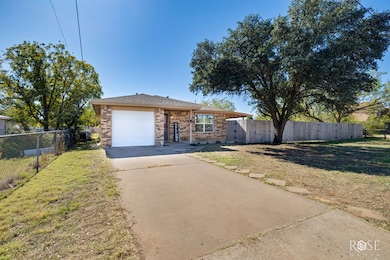 713 E 46th St, San Angelo, TX 76903 - photo 3