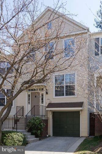 5836 Wye Oak Commons Ct unit 18, Burke, VA 22015 - photo 2