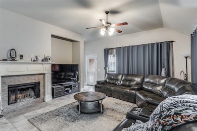 4229 Summersweet Ln, Crowley, TX 76036 - photo 7