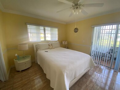 153 Easthampton G, West Palm Beach, FL 33417 - photo 2
