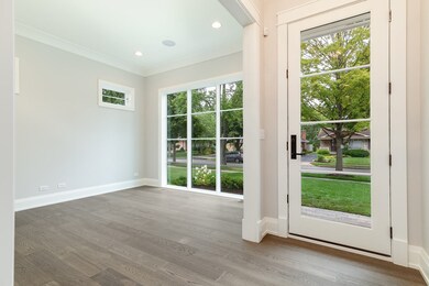 144 N Avon Rd, Elmhurst, IL 60126 - photo 3