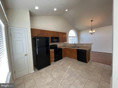 232 Hobbs Hole Ln, Tappahannock, VA 22560 - photo 3