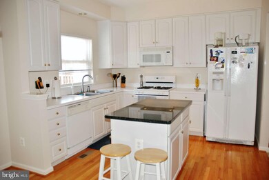 16 Mountain Lake Ct, Germantown, MD 20874 - photo 7