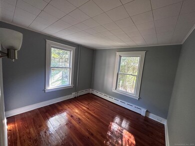 10 Fleming St, Waterbury, CT 06710 - photo 4