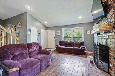 9707 W 49th St, Shawnee, KS 66203 - photo 4