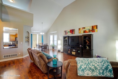 10107 Hornbeam Blvd, Louisville, KY 40228 - photo 4