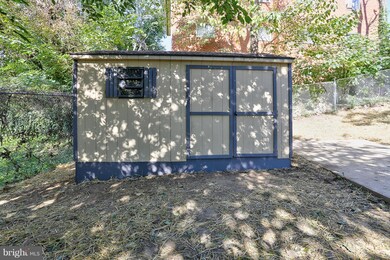 849 Berkshire Dr, Hyattsville, MD 20783 - photo 5