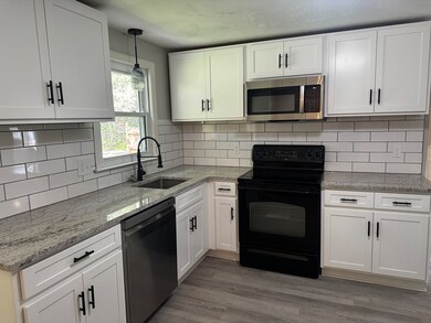 258 Poplar Ave, West Springfield, MA 01089 - photo 3