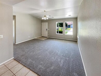 9236 Checkerbloom Dr, Oklahoma City, OK 73165 - photo 3