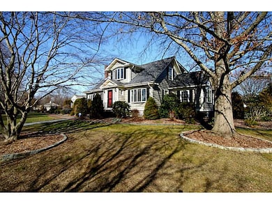 8 Chestnut Hill Rd, Middletown, RI 02842 - photo 2