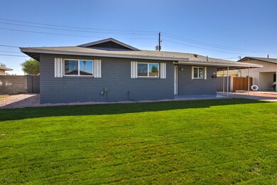 301 W Juniper St-3