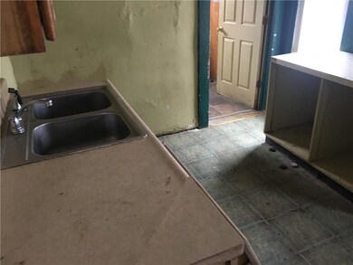 108 W Clay St, Kirklin, IN 46050 - photo 3