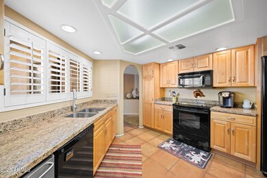 11837 N 40th Place, Phoenix, AZ 85028 - photo 7