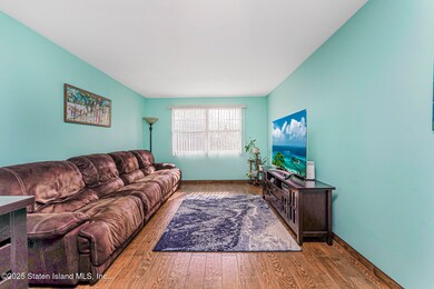 24 Globe Ave, Staten Island, NY 10314 - photo 6