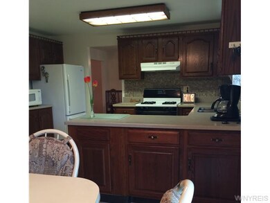 742 Meadow Dr, North Tonawanda, NY 14120 - photo 5