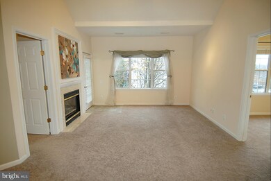 12461 Hayes Ct unit 303, Fairfax, VA 22033 - photo 3