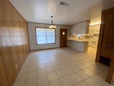 206 Westmoor St, Fredericksburg, TX 78624 - photo 6