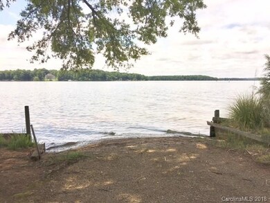 BOAT LAUNCH AREA ON LAKE ACCESS LOT