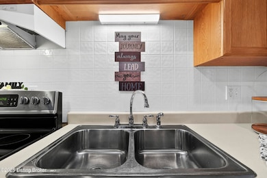 194 Norwood Way, Louisville, KY 40229 - photo 6