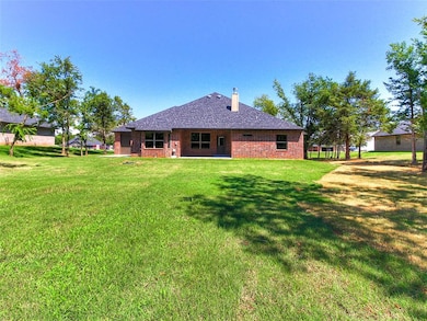 9071 Oak Tree Cir, Edmond, OK 73025 - photo 5