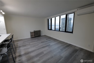 Royal Crest unit 1804, Seattle, WA 98121 - photo 7