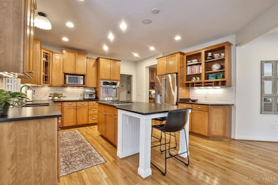 6307 Mercers Pointe Dr, Cincinnati, OH 45244 - photo 5