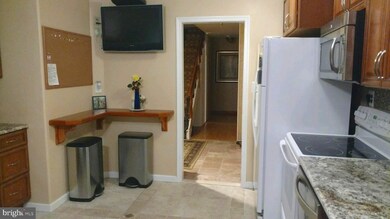 34 Sugarplum Rd, Levittown, PA 19056 - photo 4