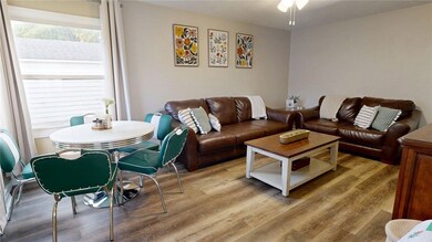 310 E Wright St, Sullivan, IL 61951 - photo 3