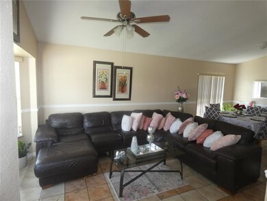 2318 Flamingo Lakes Dr, Kissimmee, FL 34743 - photo 3