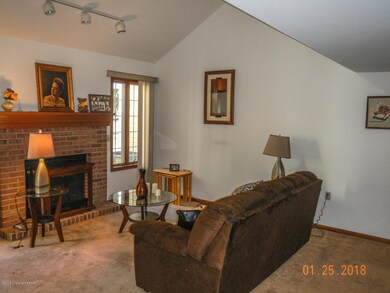 47 Dragon Fly Cir, Stroudsburg, PA 18360 - photo 3