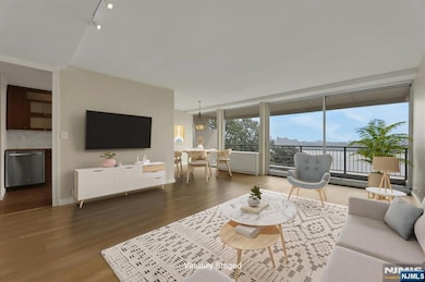 Horizon House unit 627, Fort Lee, NJ 07024 - photo 2