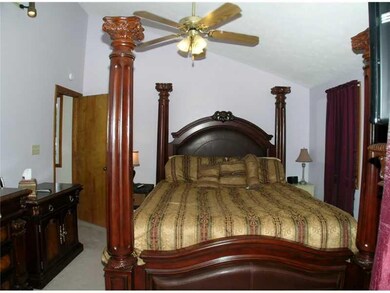 Master Bedroom. Master Suite w/15X13 Bedroom