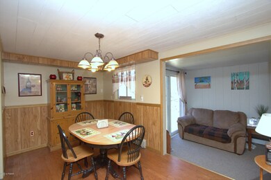 07 136 Buckhorn Dr Dining Room and Sun P