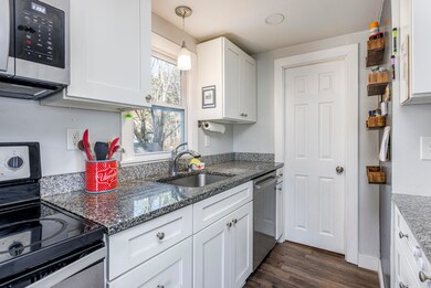 13 Highland Ave_W5_007