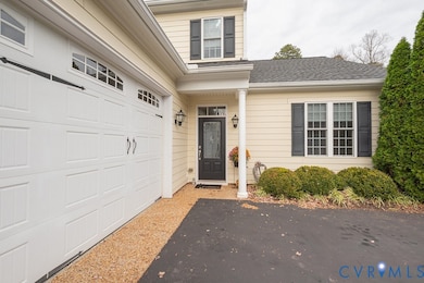 10108 Forrest Patch Dr, Mechanicsville, VA 23116 - photo 3