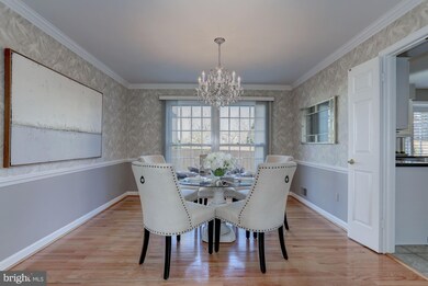 8904 Autumn Leaf Ct, Fairfax, VA 22031 - photo 7