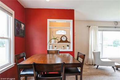 5916 Urbandale Ave, Des Moines, IA 50322 - photo 2