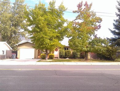 1370 Brookdale Ave, Medford, OR 97504 - photo 2