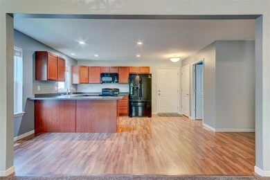 1030 8th St NW, Cedar Rapids, IA 52405 - photo 4