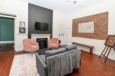 104 W 9th St, Cincinnati, OH 45202 - photo 3