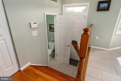 8011 Brightwood Ct, Ellicott City, MD 21043 - photo 4