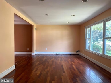 3101 Chapel View Dr, Beltsville, MD 20705 - photo 3